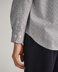 Camisa Oxford com padr&atilde;o paisley pequeno regular fit