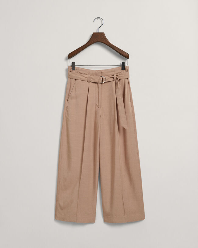 Cal&ccedil;as pelo tornozelo com cinto e perna larga