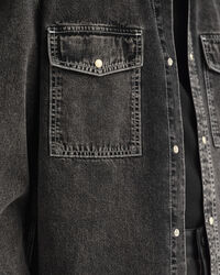 Camisa de ganga com lavagem intensa oversized