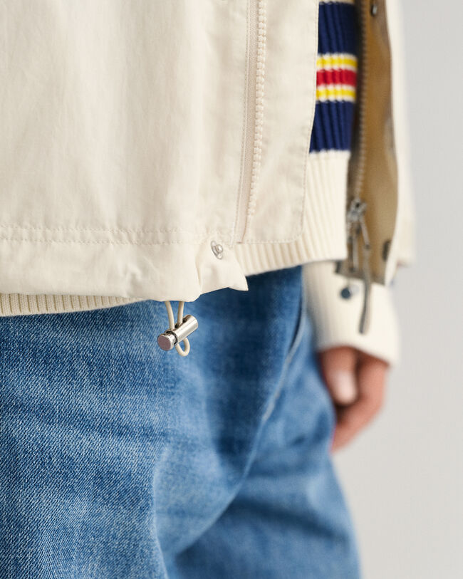 Casaco com mangas raglan