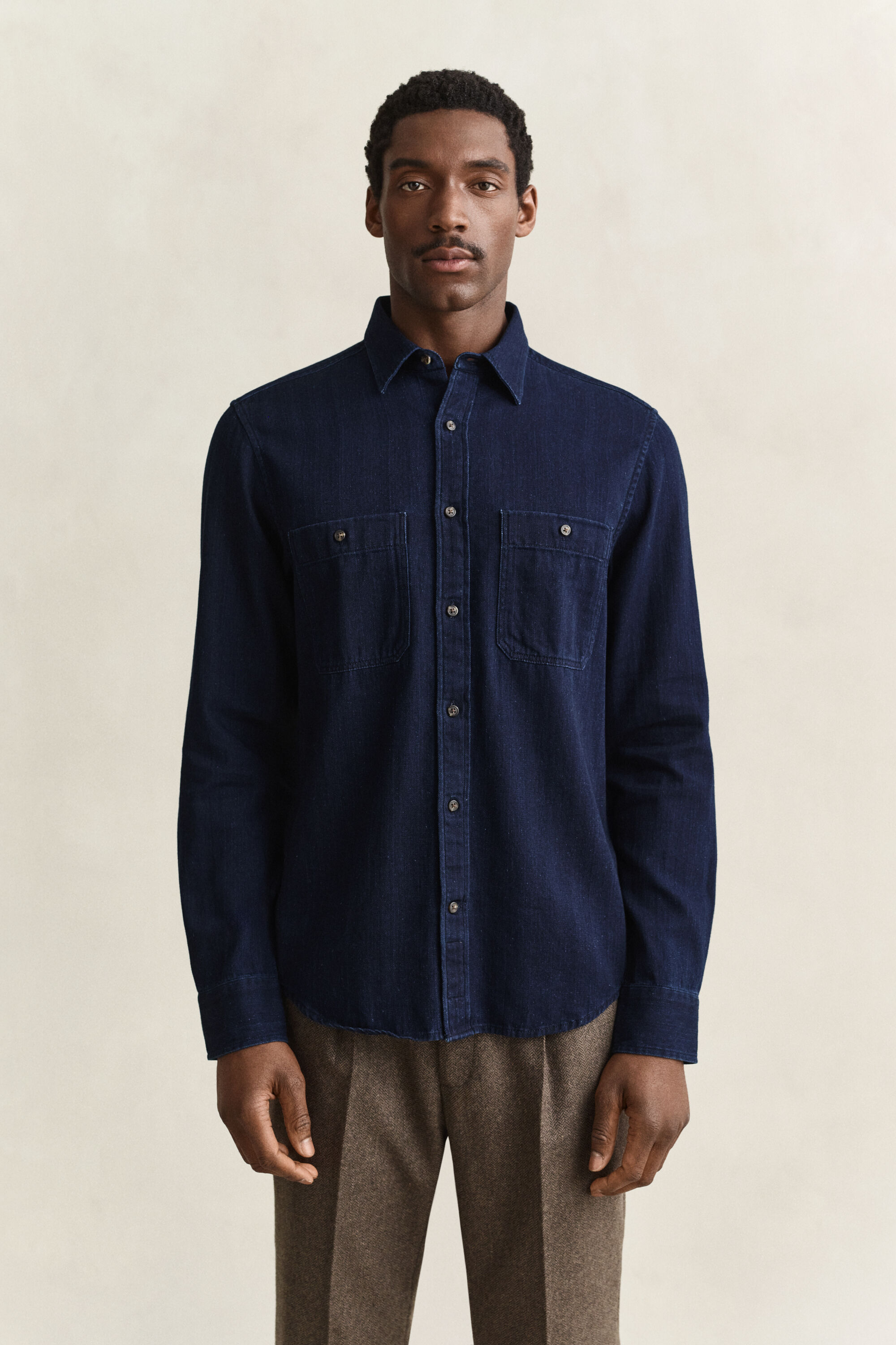 Camisa com padrão espinha de peixe índigo