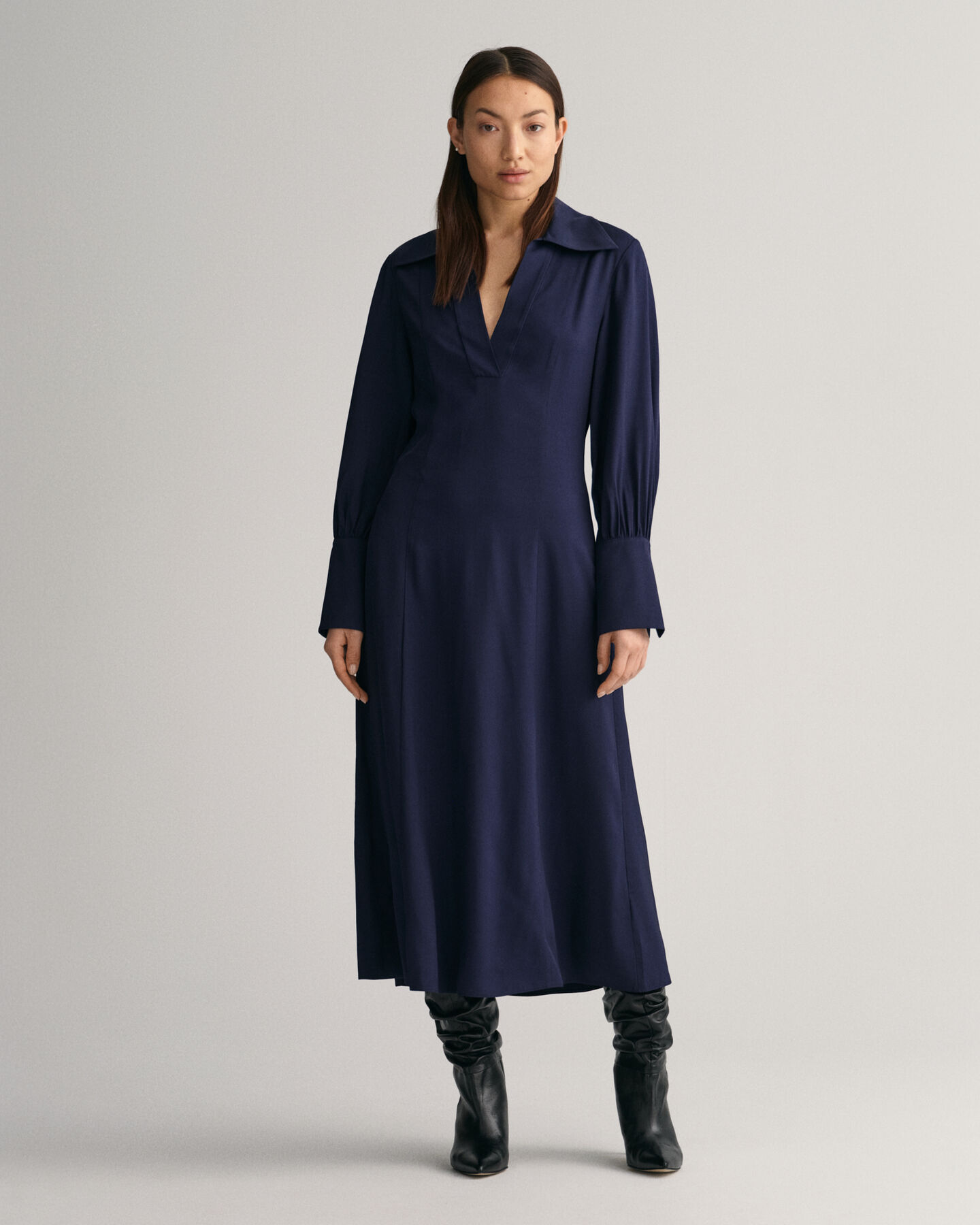 Vestido com punhos altos slim fit