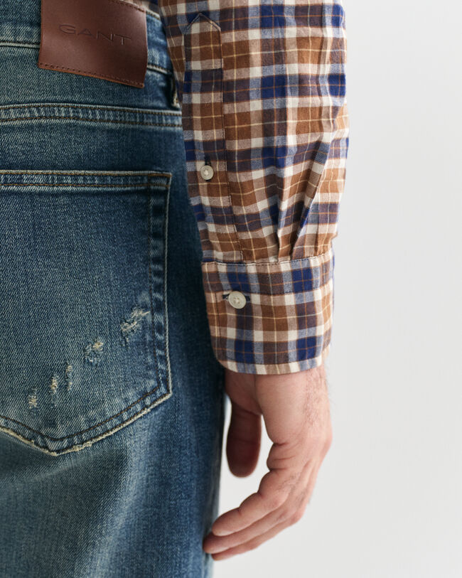 Camisa em sarja leve com padr&atilde;o de xadrez regular fit