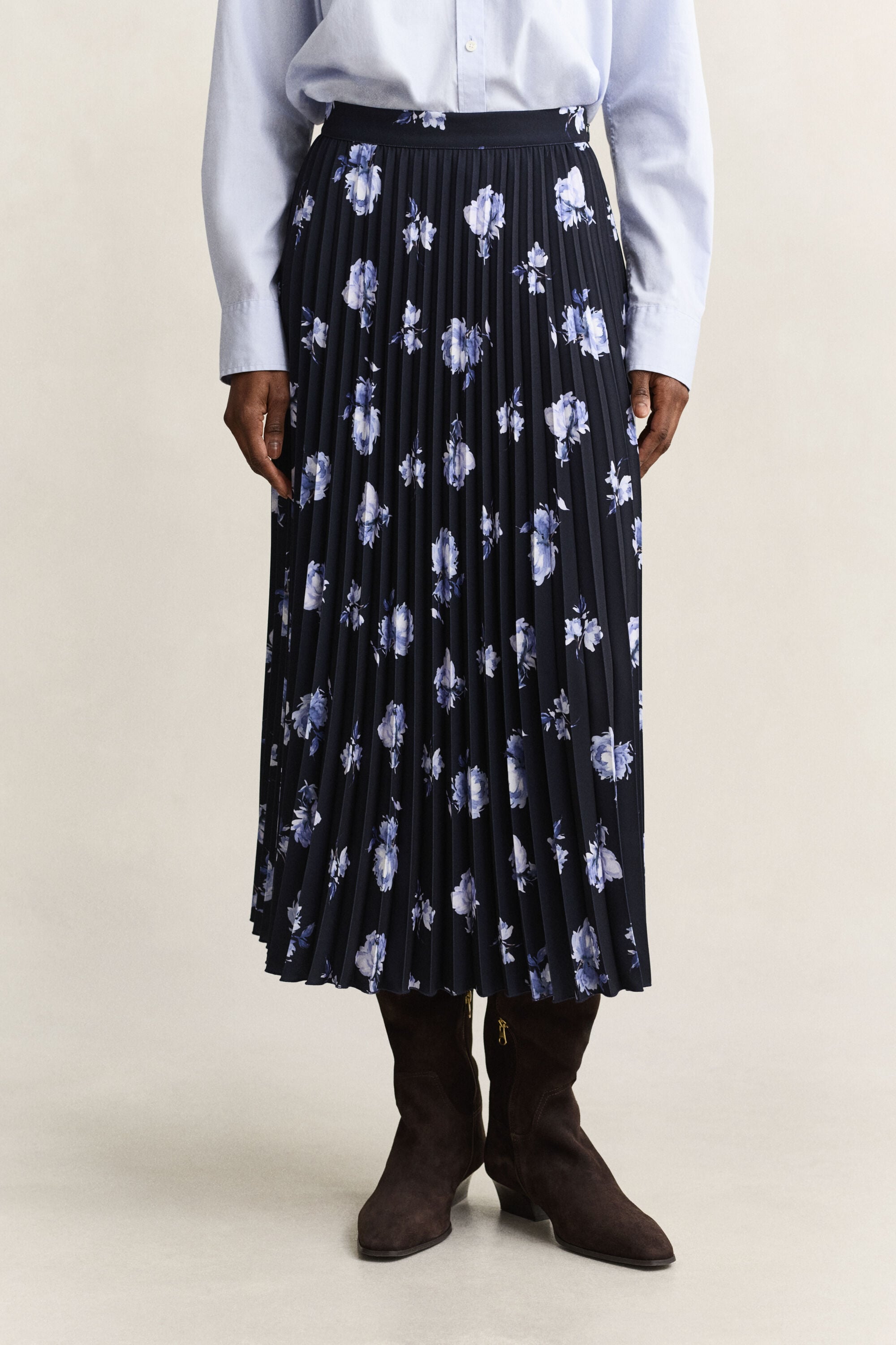 Saia com pregas e estampado floral