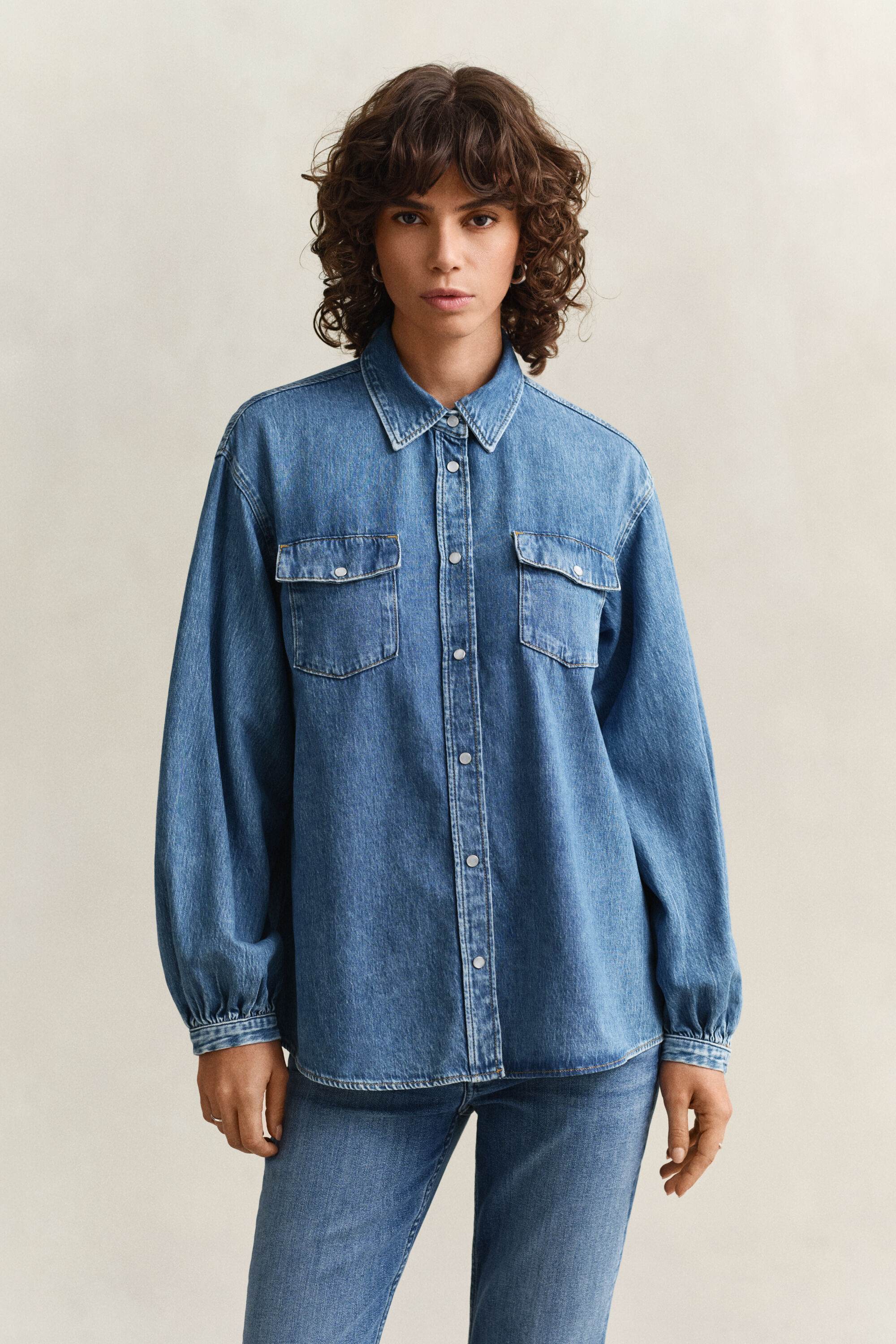 Camisa com mangas volumosas