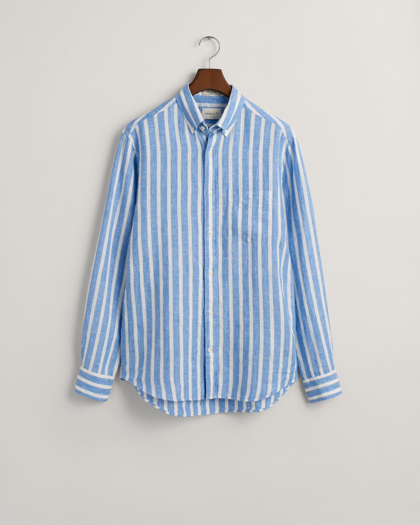 Camisa em linho &agrave;s riscas largas regular fit