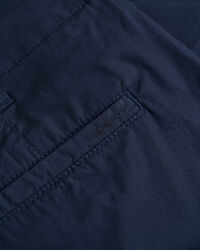 Calças chino leves relaxed fit