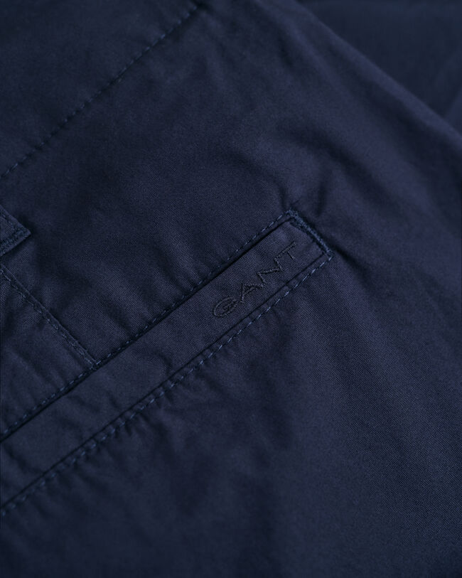 Calças chino leves relaxed fit