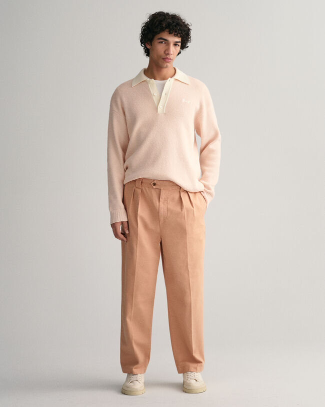 Cal&ccedil;as chino em sarja com pregas