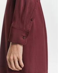 Vestido-camisa em viscose com comprimento médio