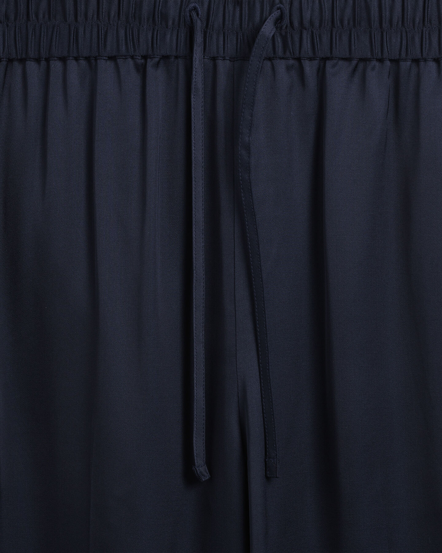 Calças Pull-On em cetim