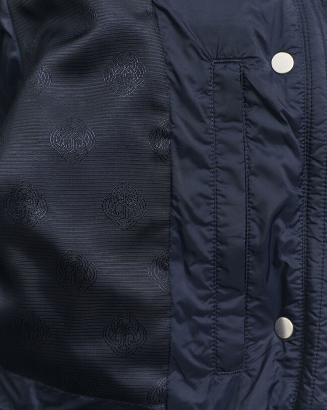 Blusão de penas com comprimento médio