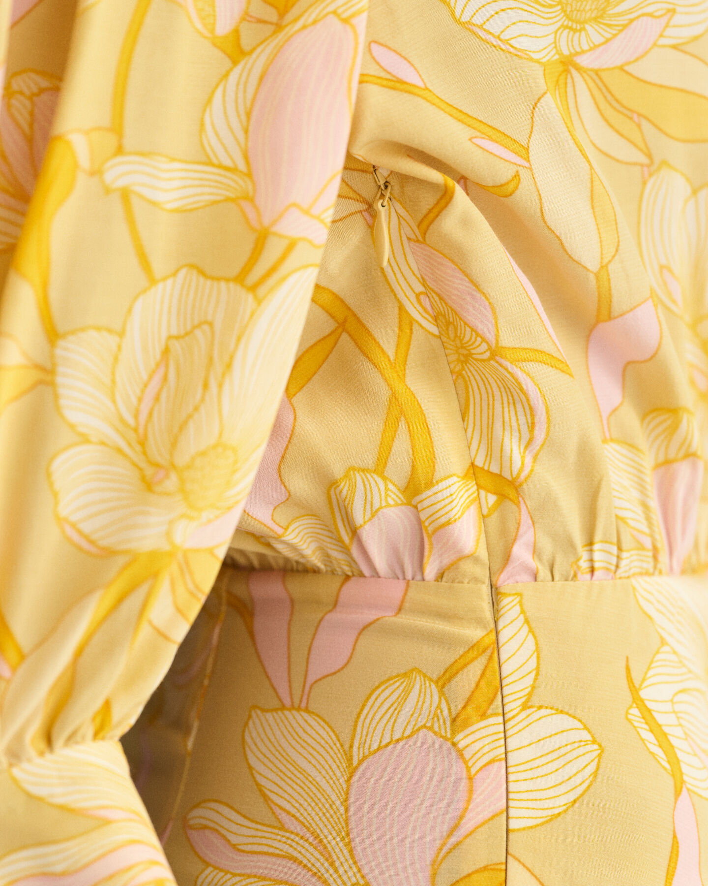 Vestido de trespasse Magnolia Print regular fit