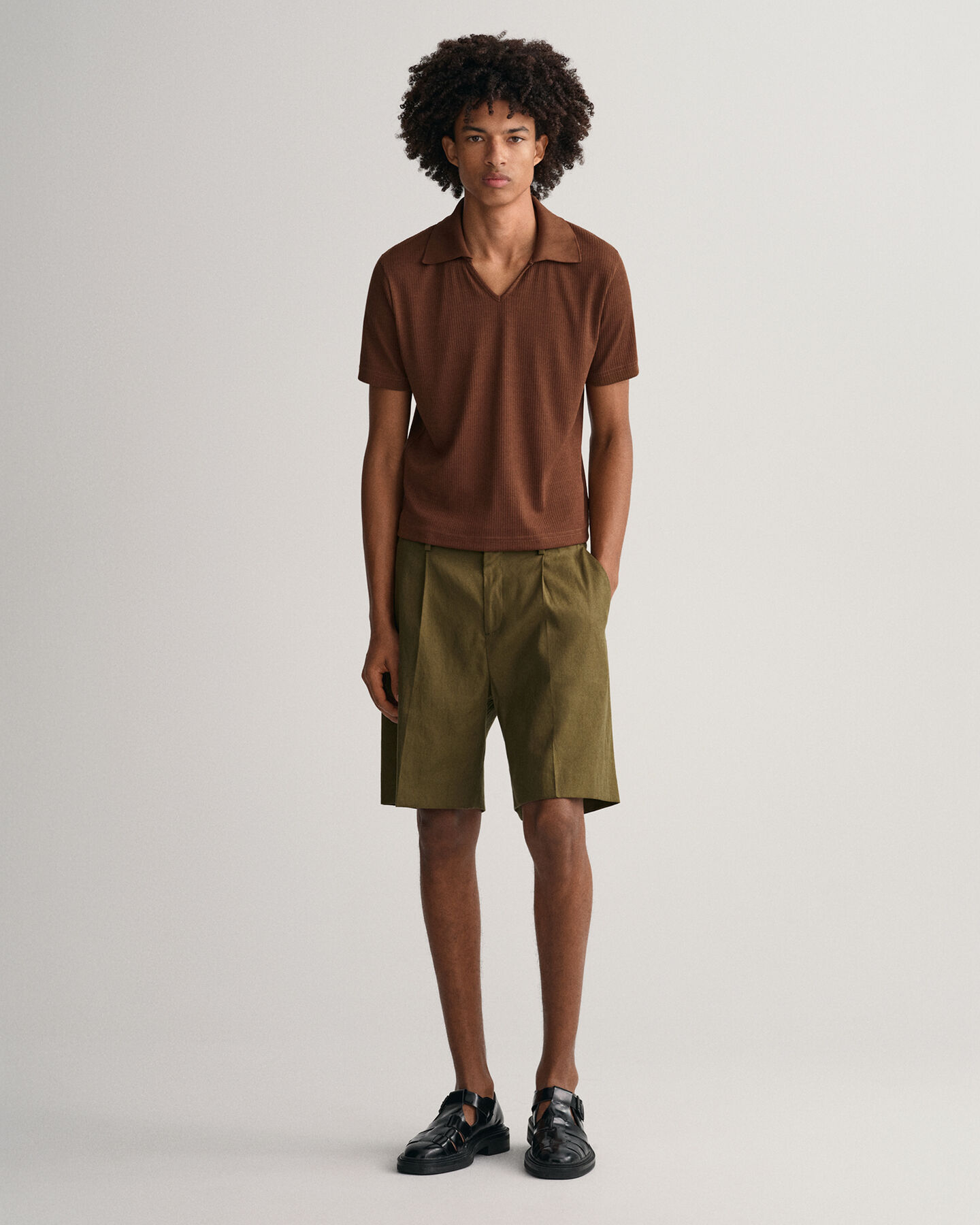 Polo em algod&atilde;o piqu&eacute; inspirado nos anos&nbsp;70