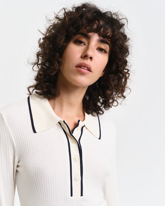 Polo de mangas compridas em malha canelada