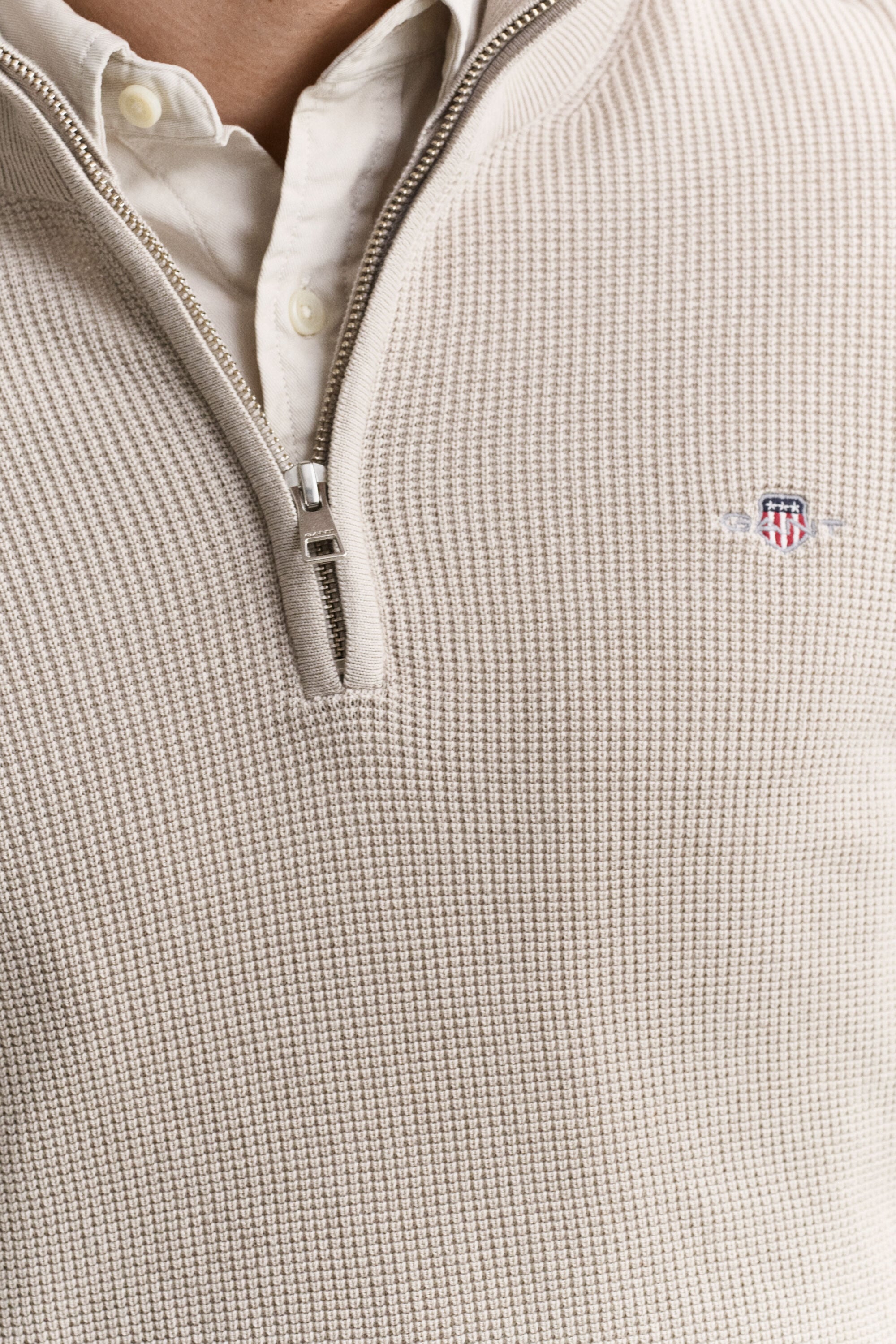 Camisola de malha com meio fecho em algodão texturizado