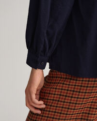 Blusa com gola estilo mao